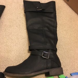New in box boots